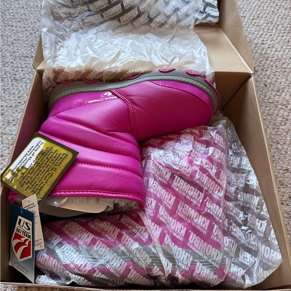 Khombu Juniper Snow Boot (Big Kid, size 6), Color: Fuchsia. Brand new in box! - Picture 5 of 7